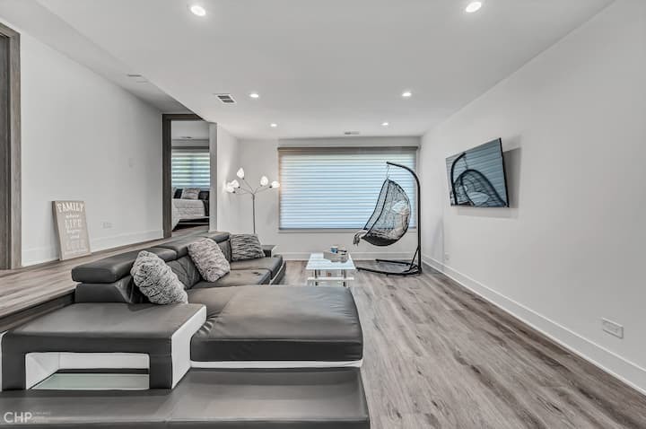 516 W ida Court Unit: 1