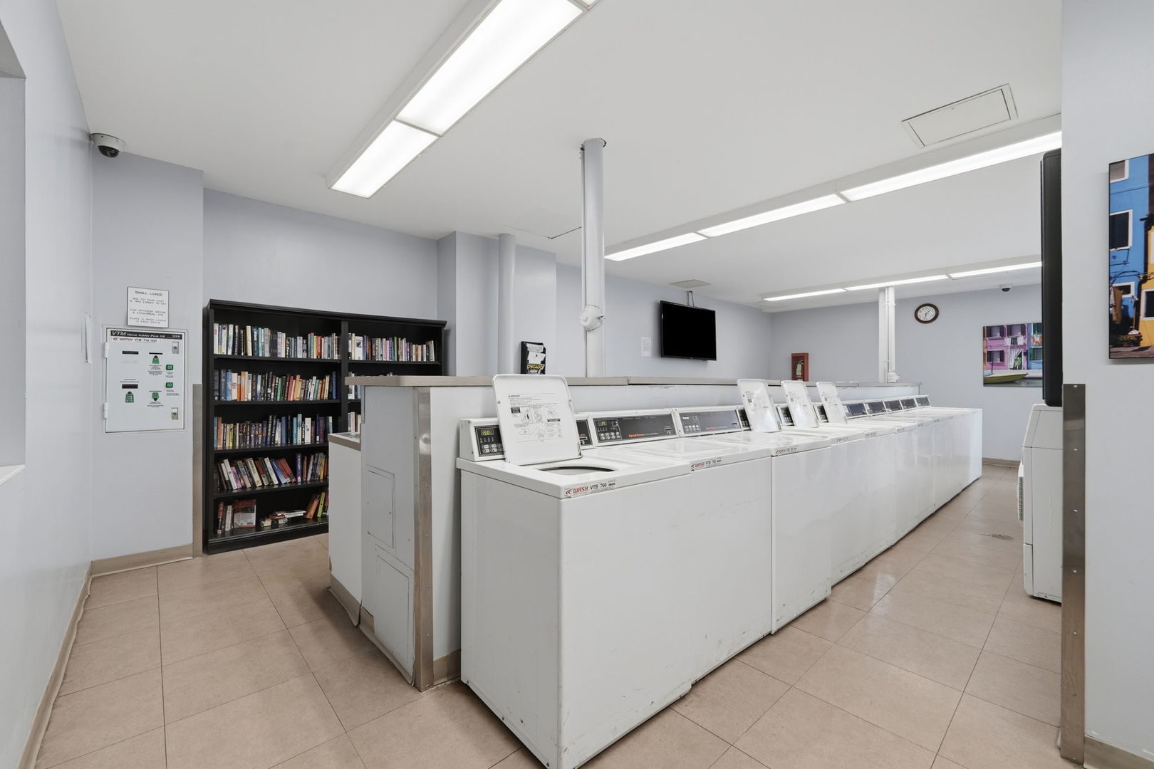 1030 N State Street Unit: 5L