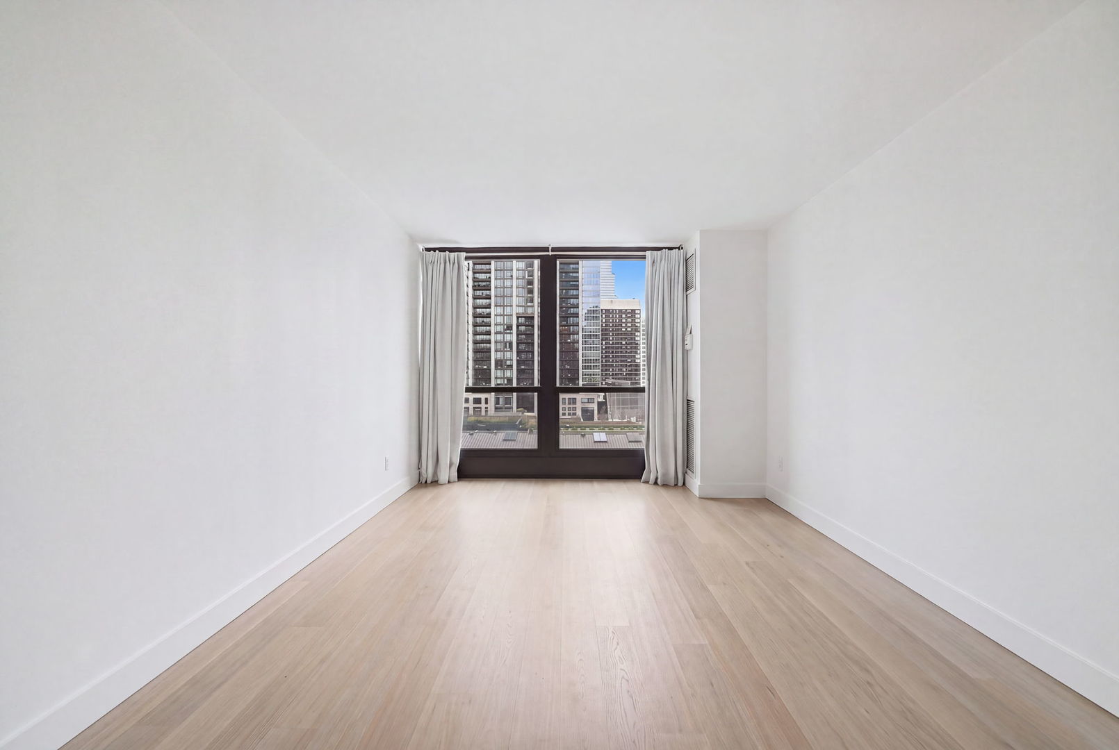 1030 N State Street Unit: 5L