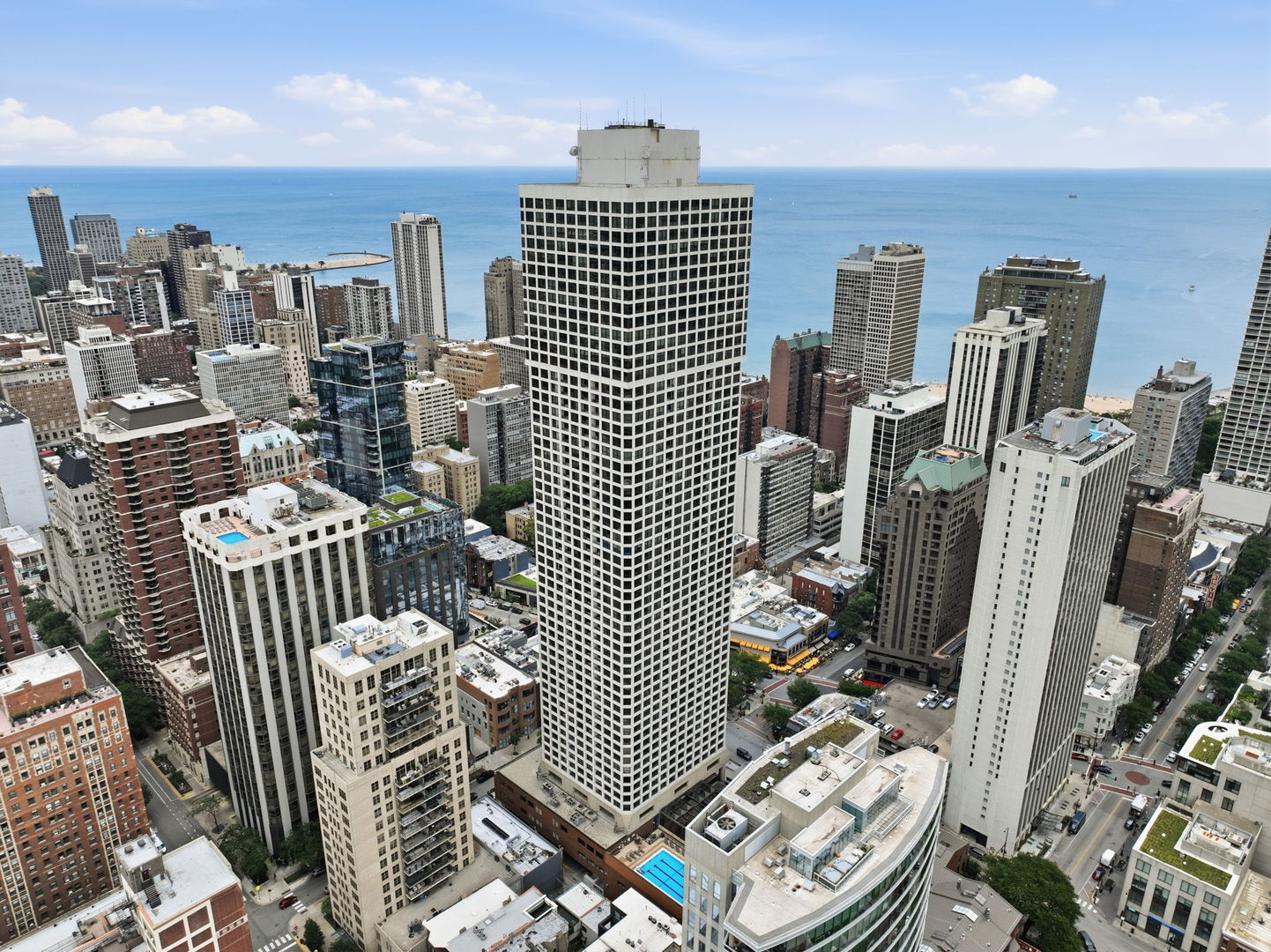 1030 N State Street Unit: 5L