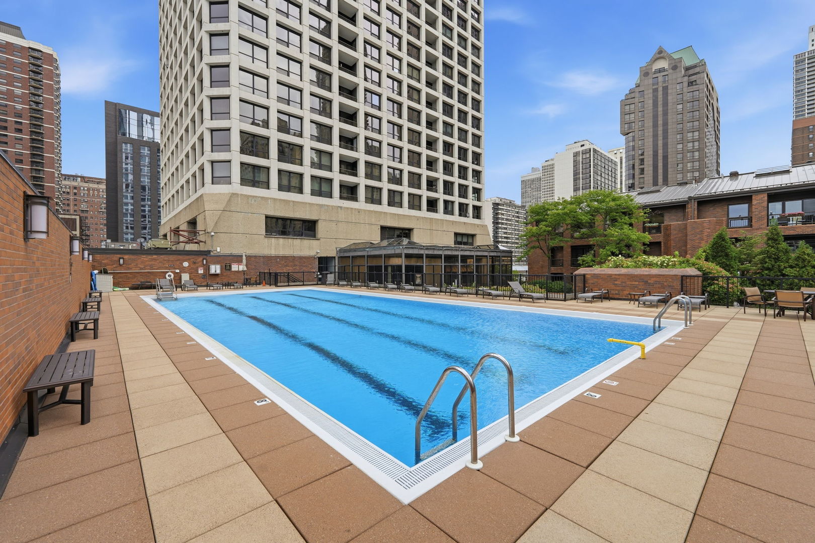 1030 N State Street Unit: 5L