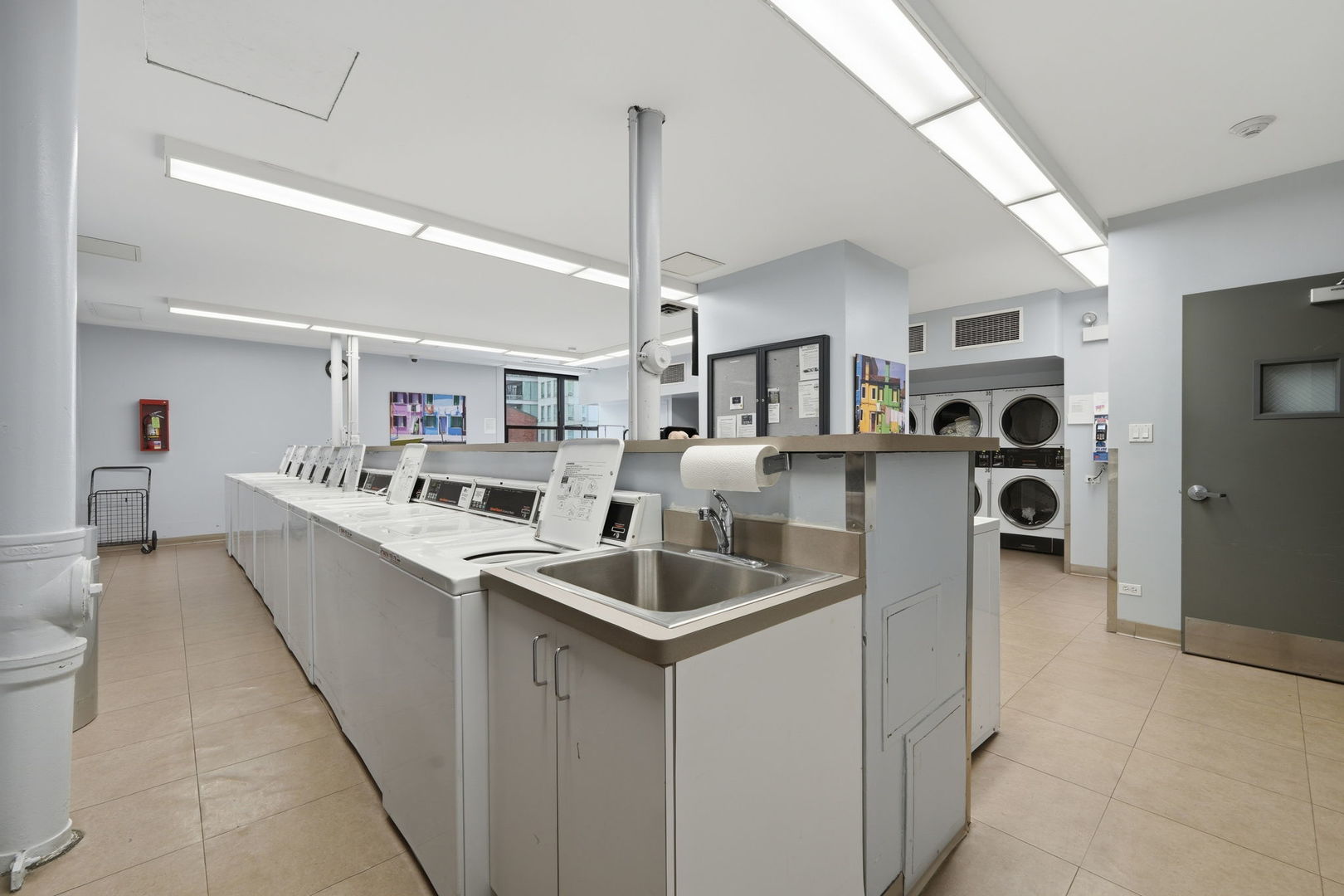 1030 N State Street Unit: 5L