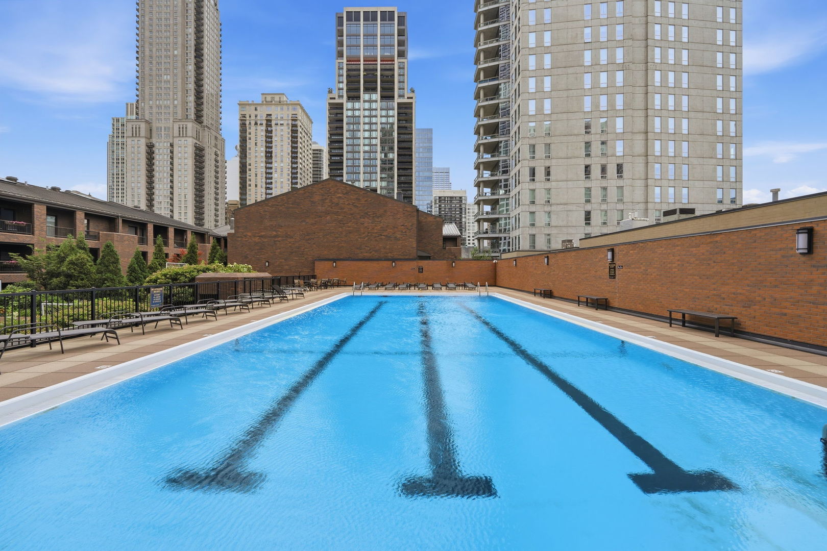 1030 N State Street Unit: 5L