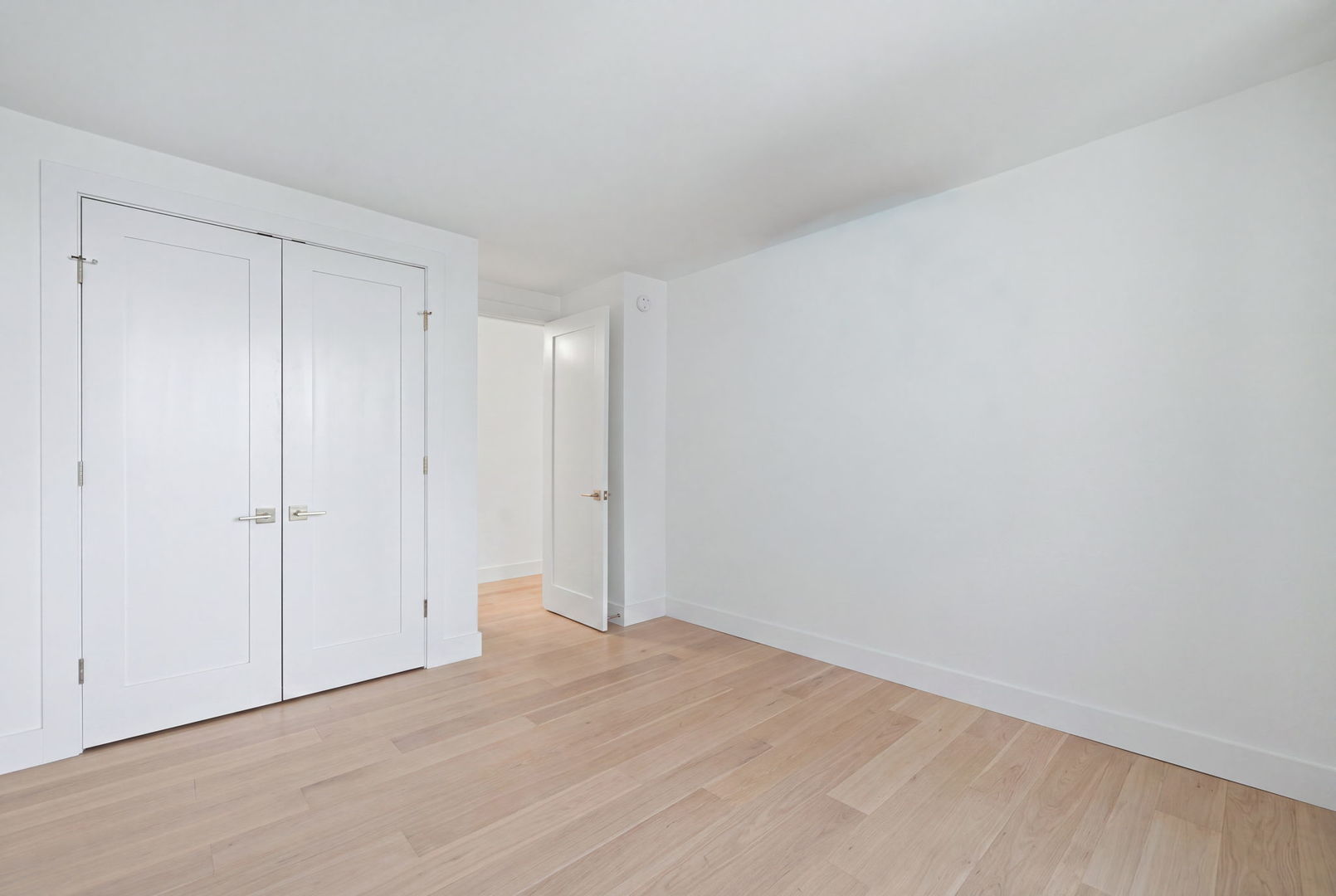 1030 N State Street Unit: 5L
