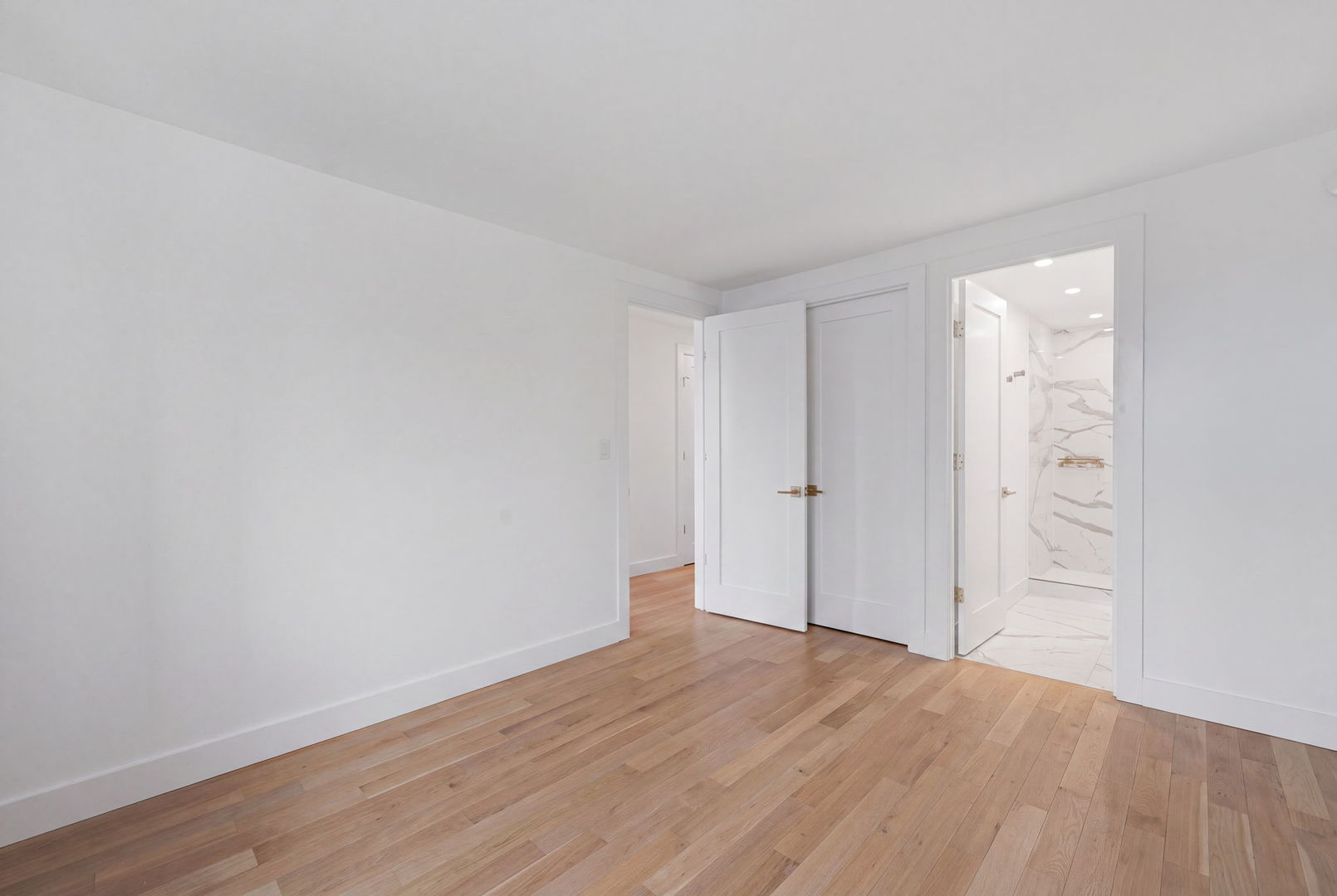1030 N State Street Unit: 5L