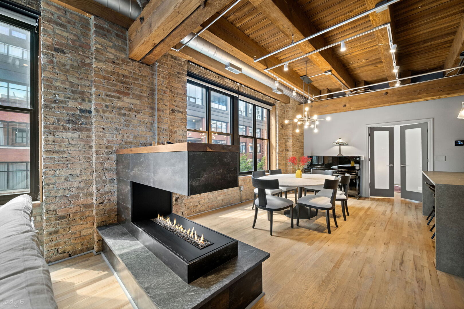 520 W Huron Street Unit: 412