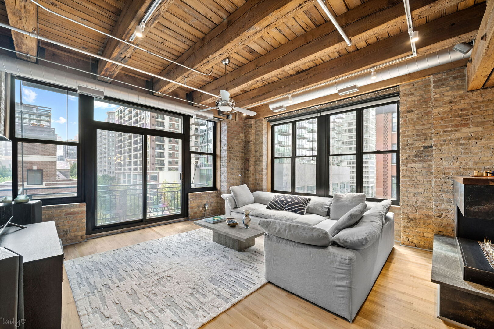 520 W Huron Street Unit: 412