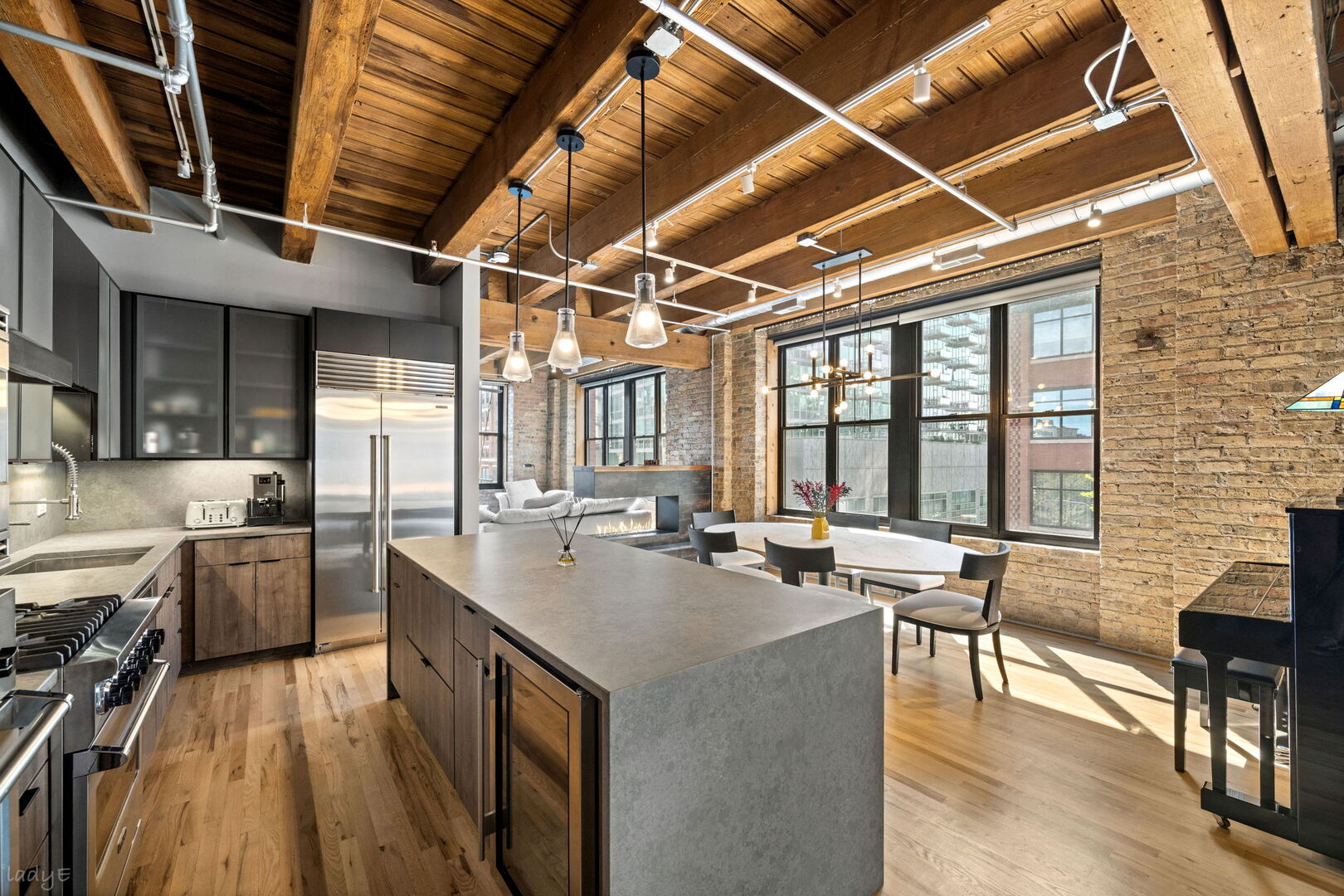 520 W Huron Street Unit: 412
