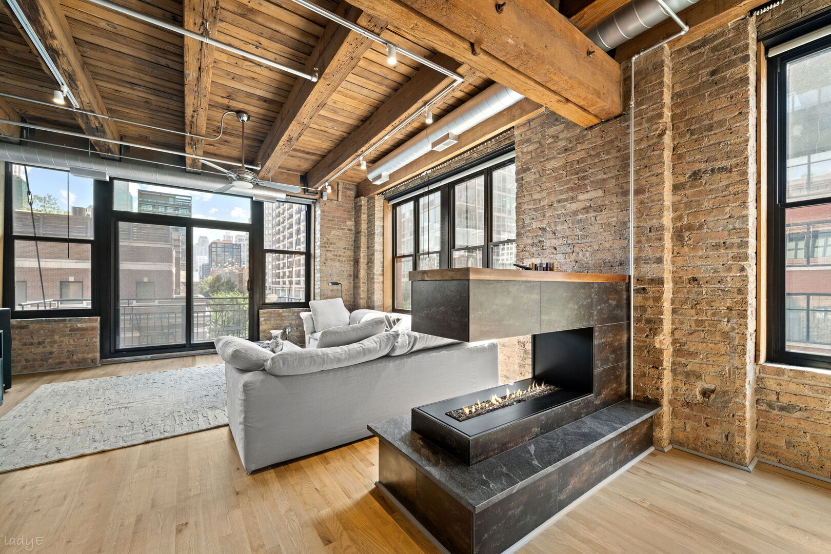 520 W Huron Street Unit: 412