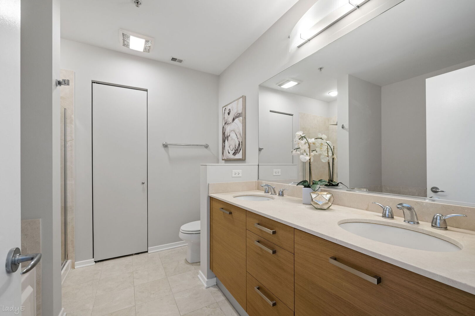 500 W Superior Street Unit: 1902