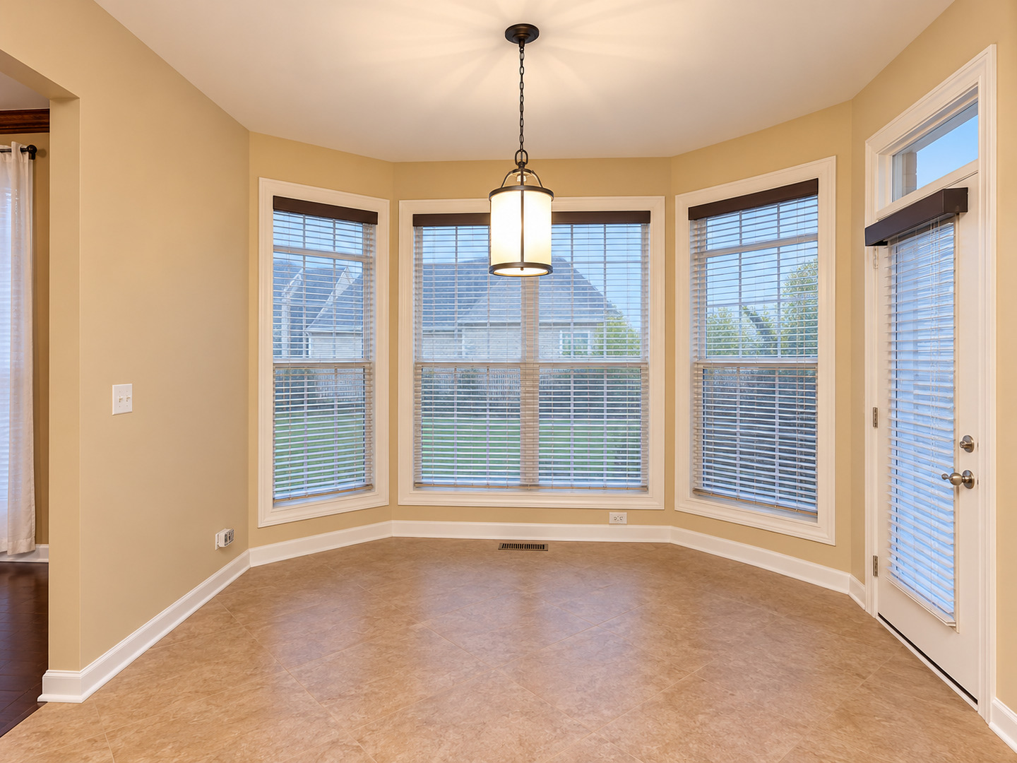 541 Bridgestone Court Unit: 541