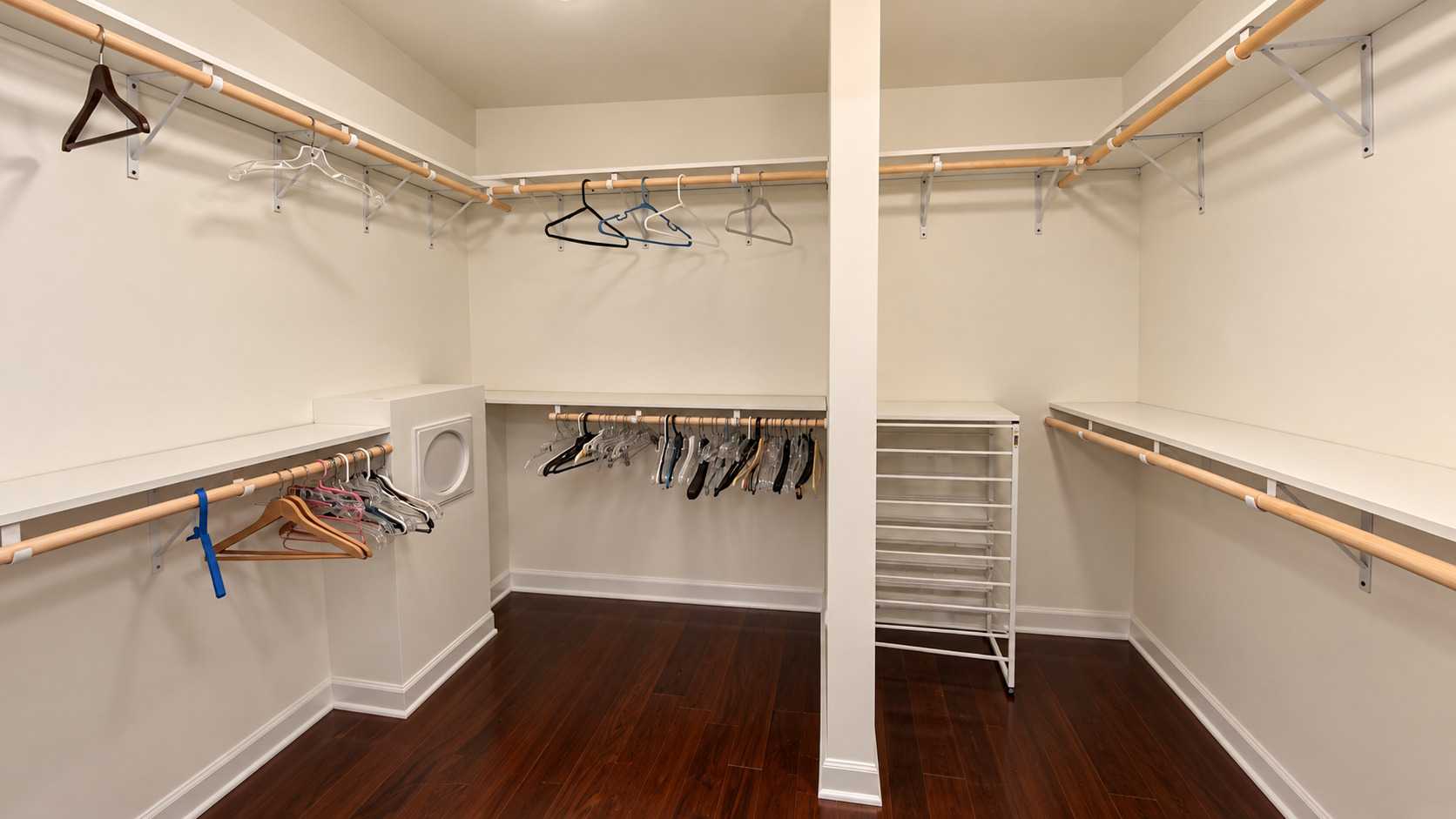 541 Bridgestone Court Unit: 541