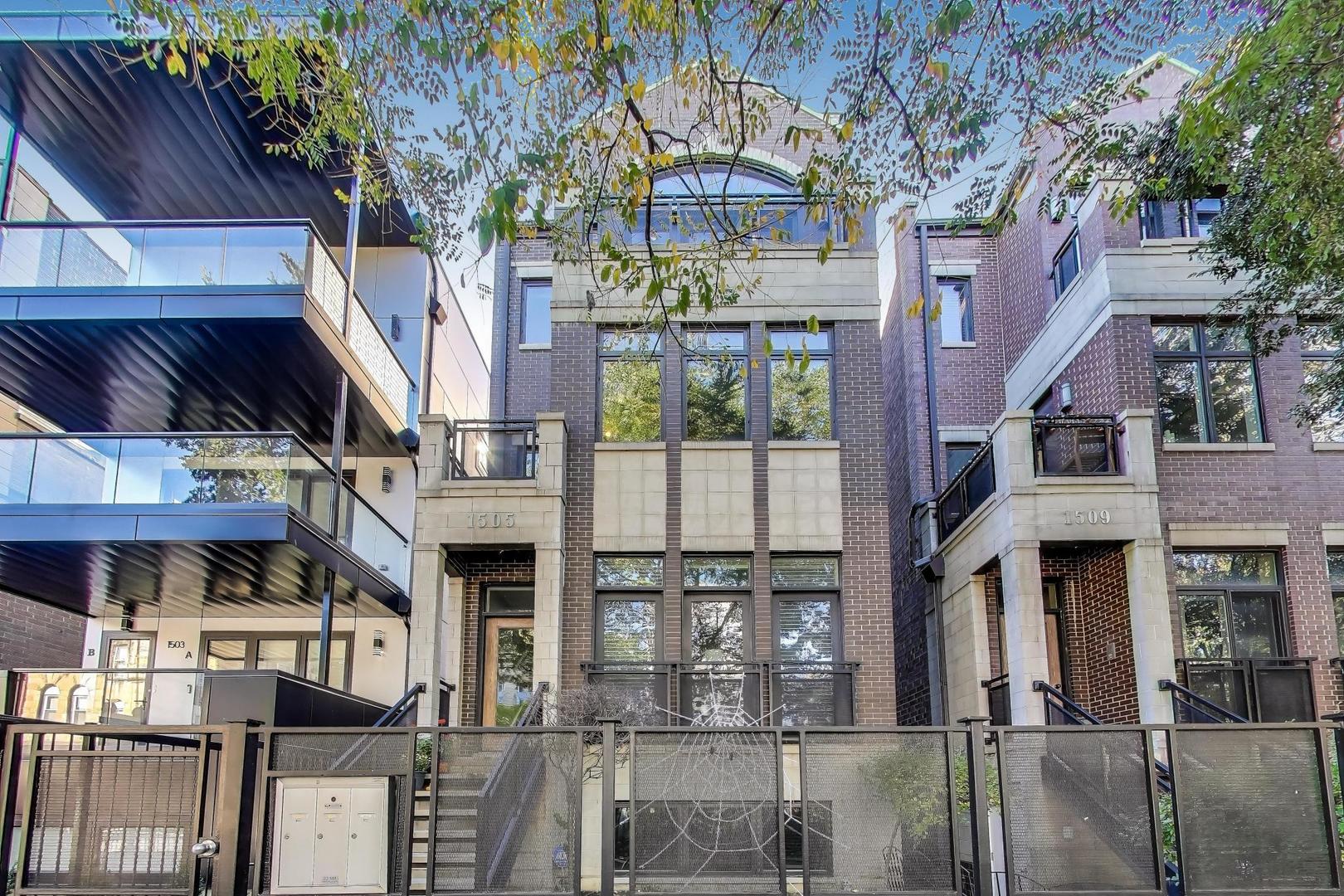 1505 W Walton Street Unit: 3