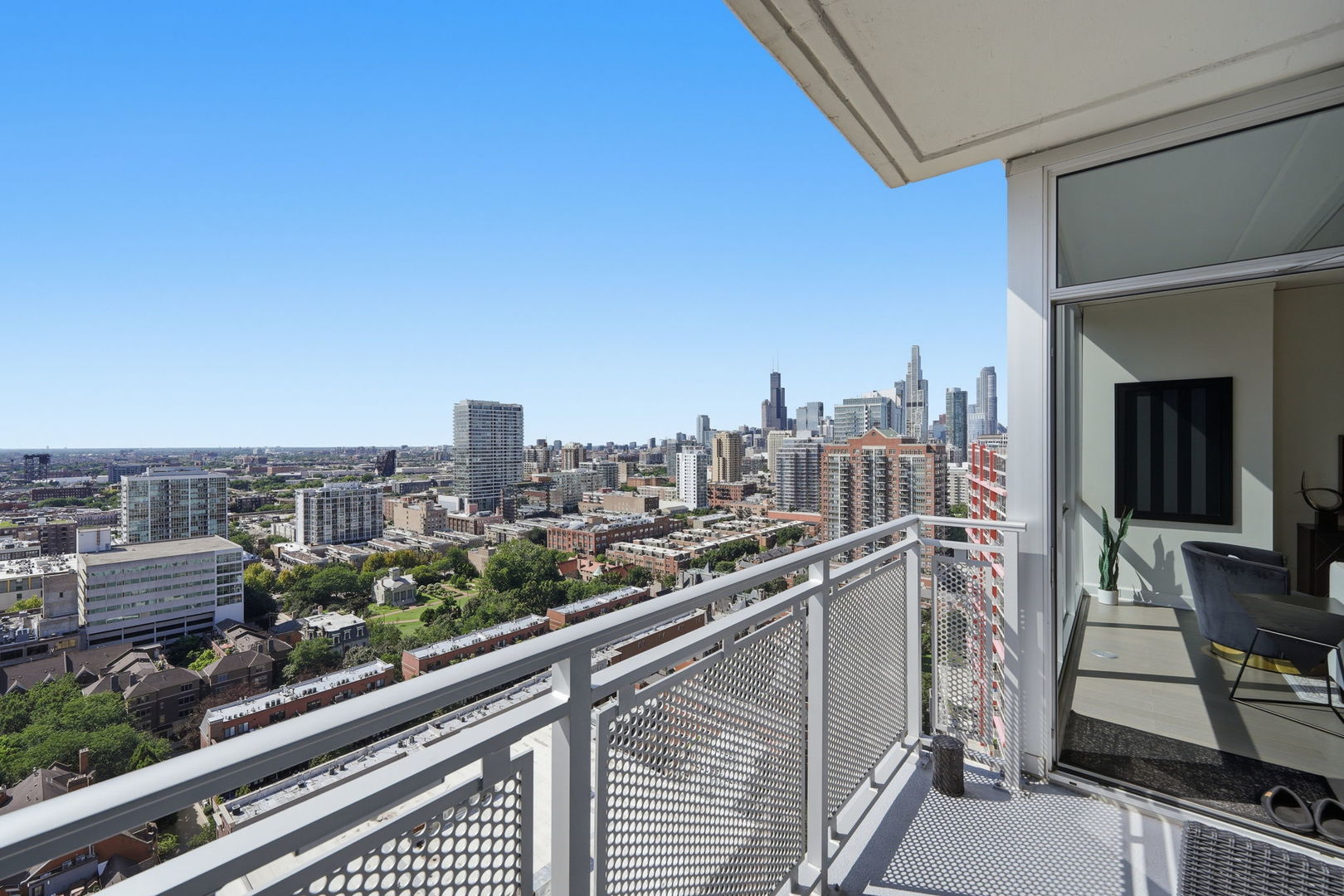 1901 S Calumet Avenue Unit: 2411