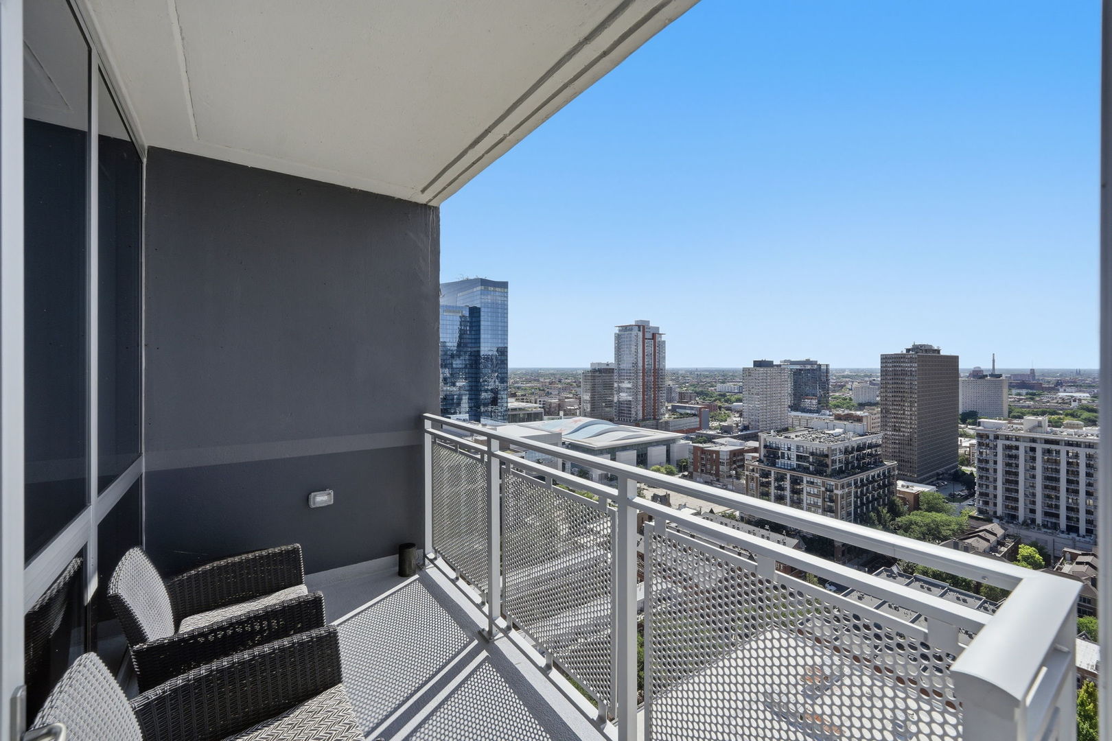 1901 S Calumet Avenue Unit: 2411
