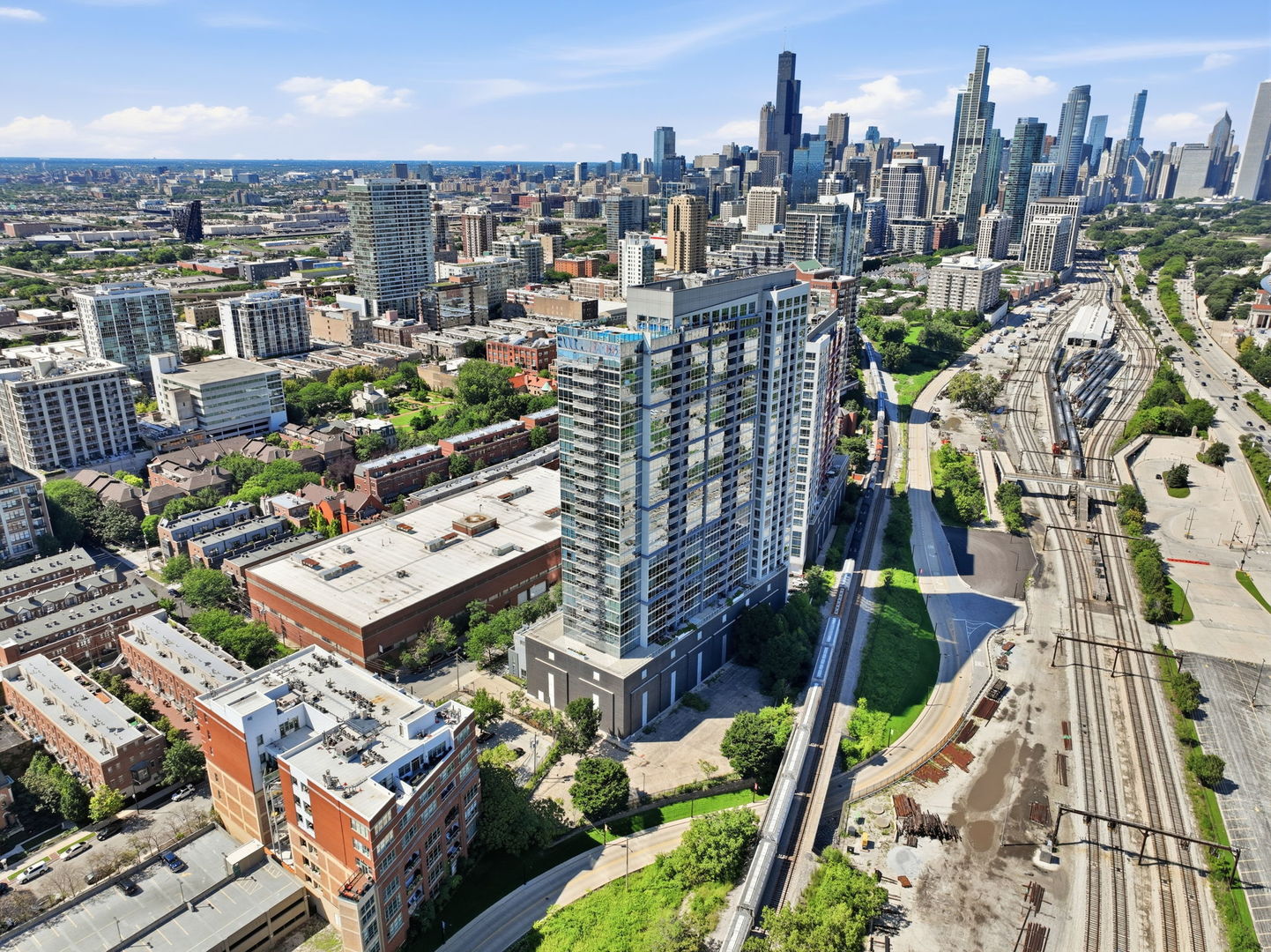 1901 S Calumet Avenue Unit: 2411