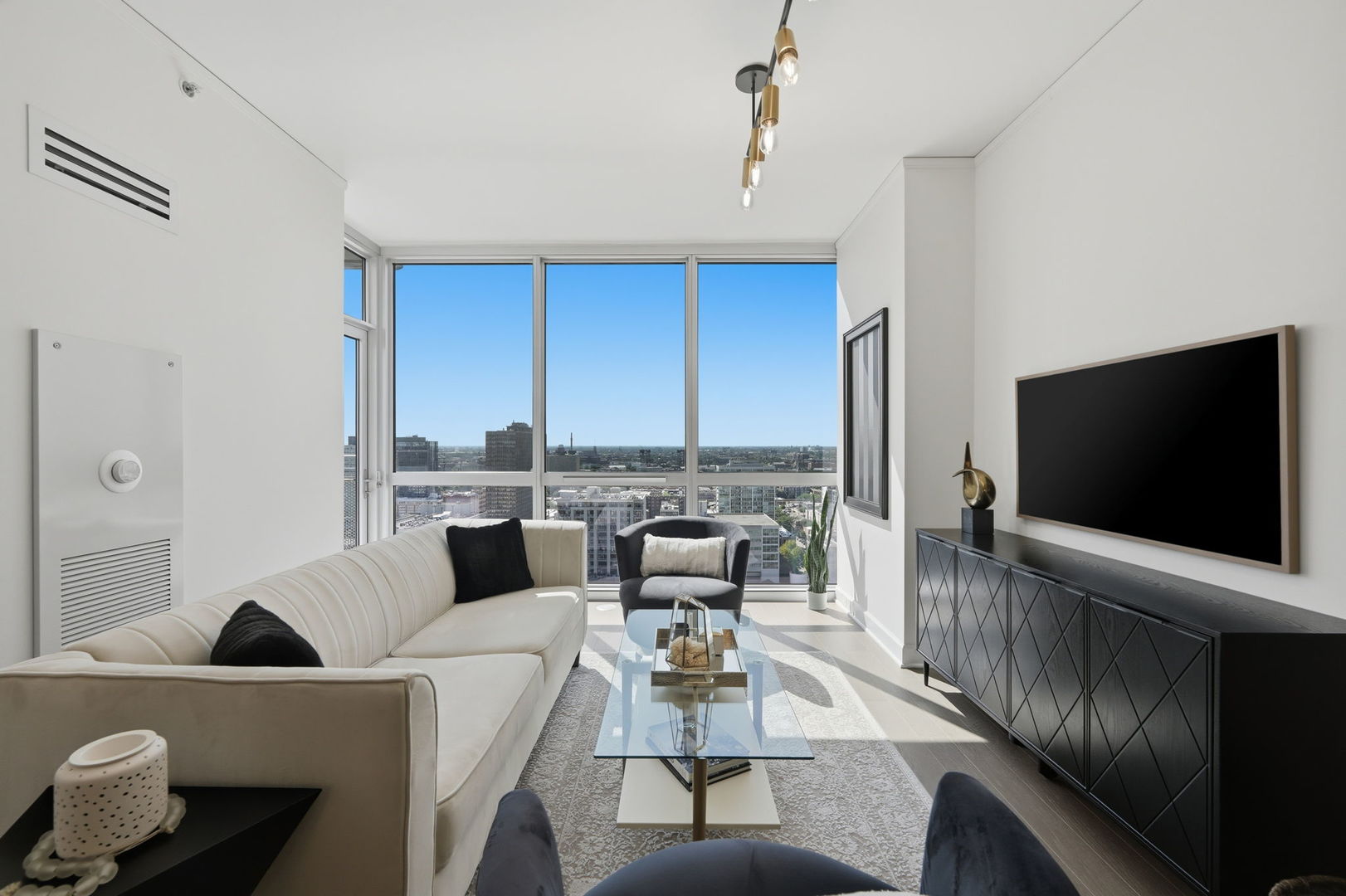 1901 S Calumet Avenue Unit: 2411