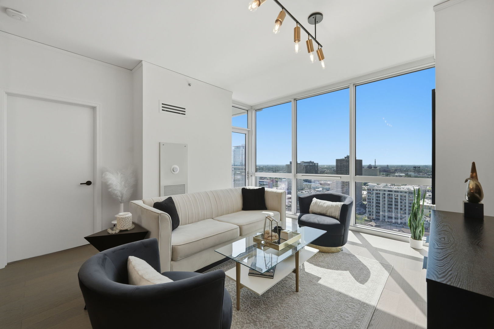 1901 S Calumet Avenue Unit: 2411