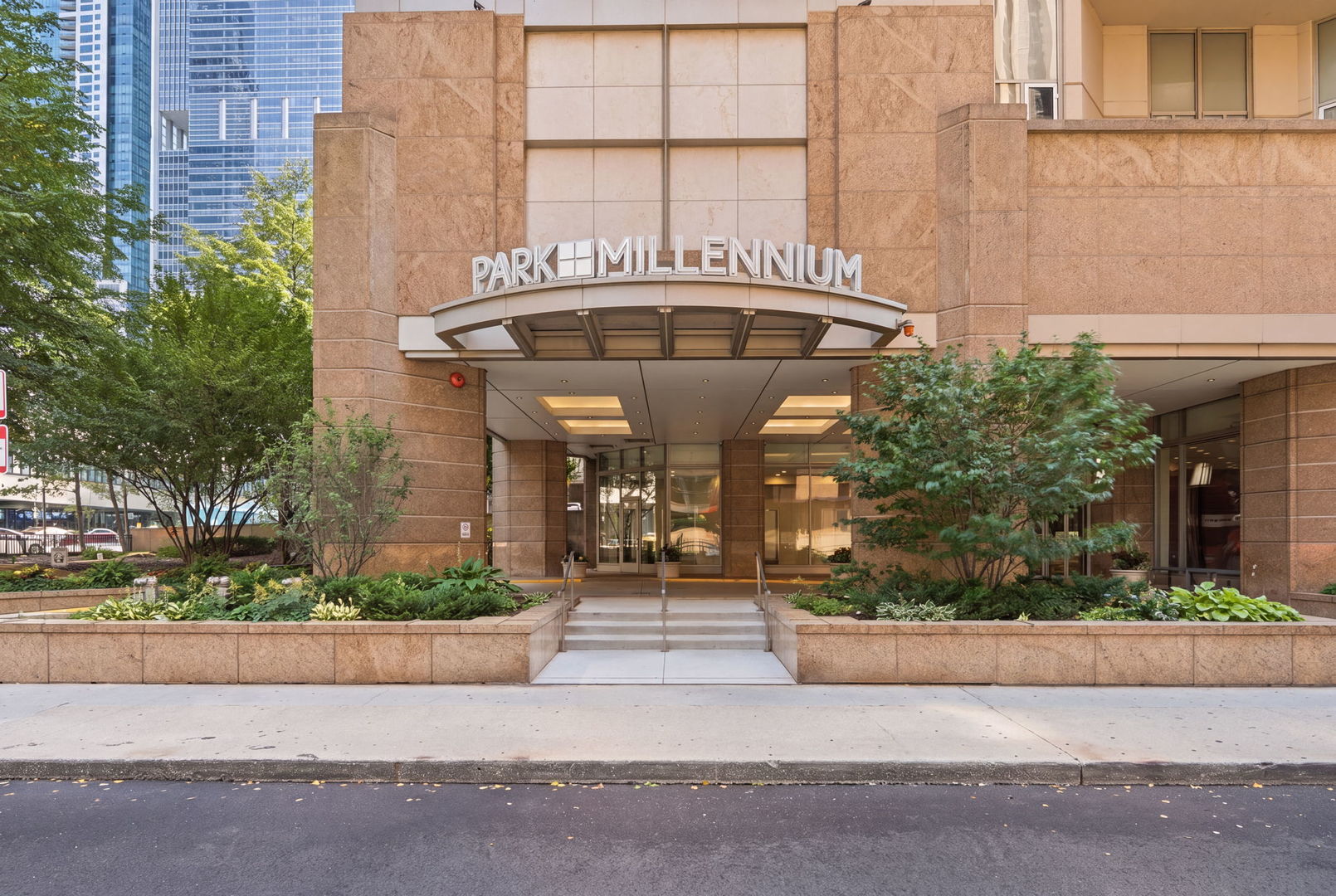 222 N Columbus Drive Unit: 2807