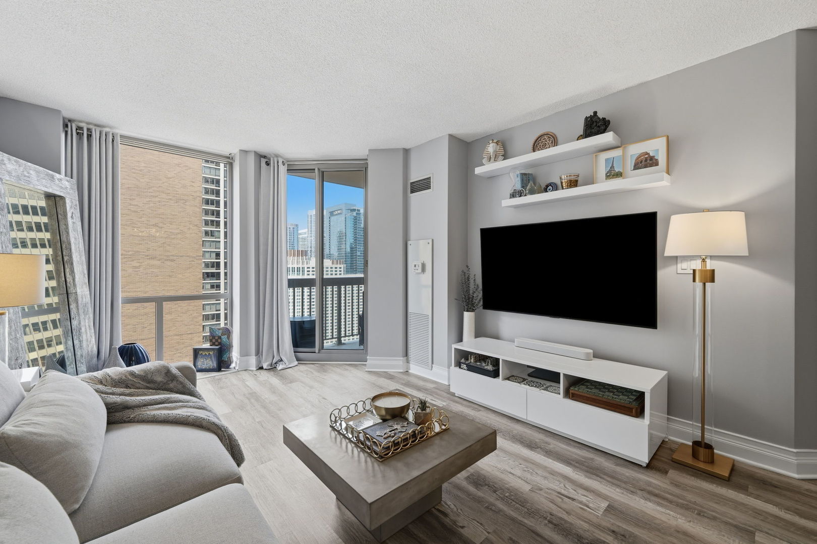 222 N Columbus Drive Unit: 2807