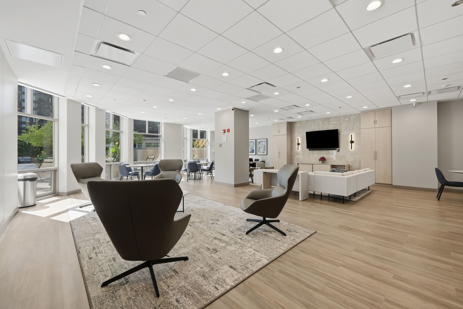 222 N Columbus Drive Unit: 2807