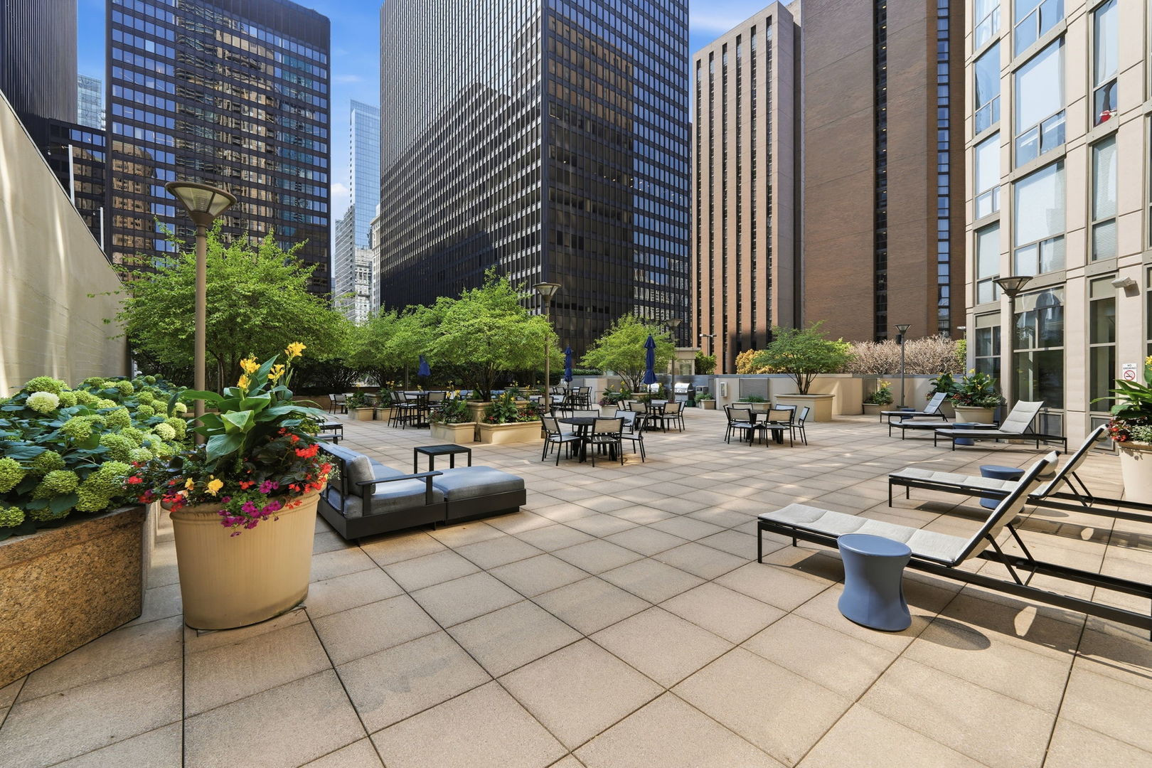 222 N Columbus Drive Unit: 2807