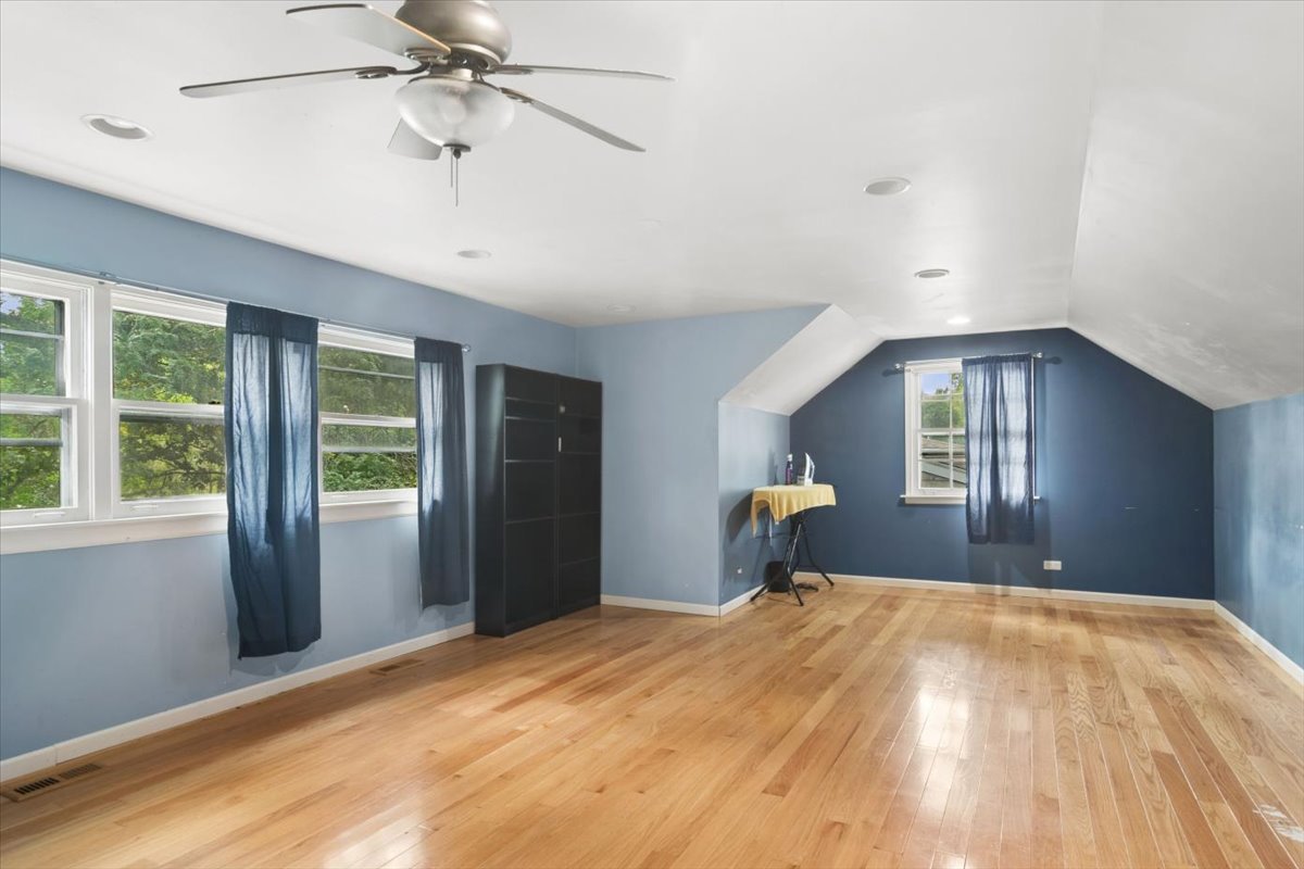 211 W Pickwick Road