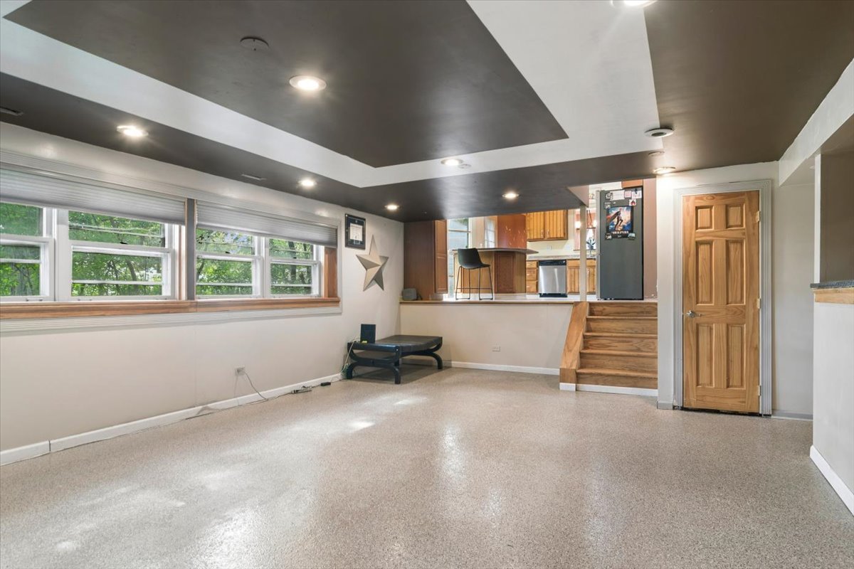 211 W Pickwick Road