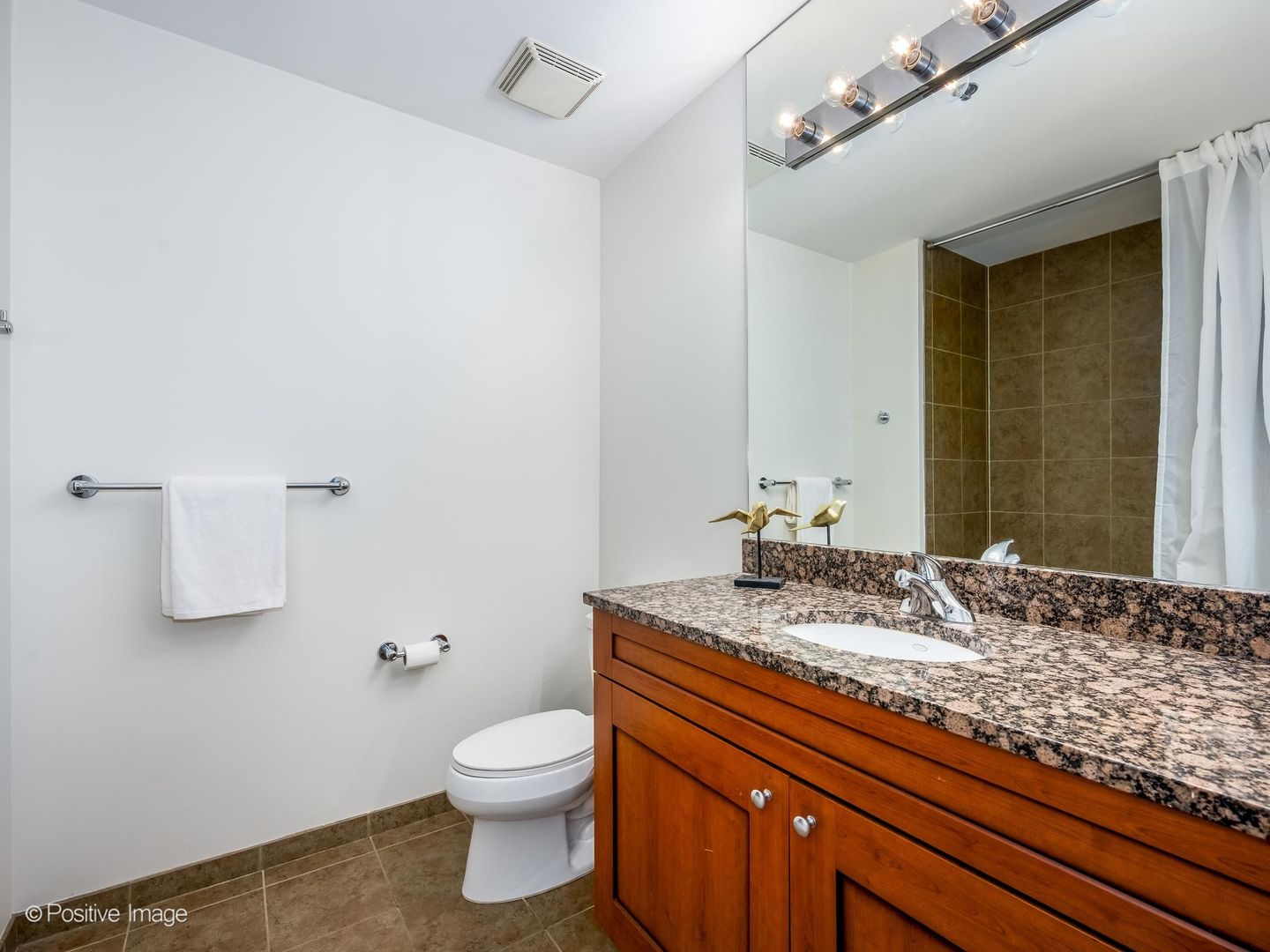 160 E Illinois Street Unit: 901