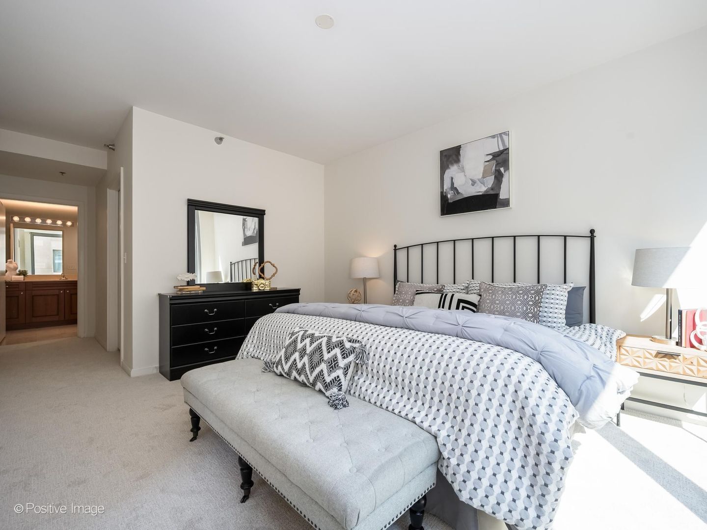 160 E Illinois Street Unit: 901