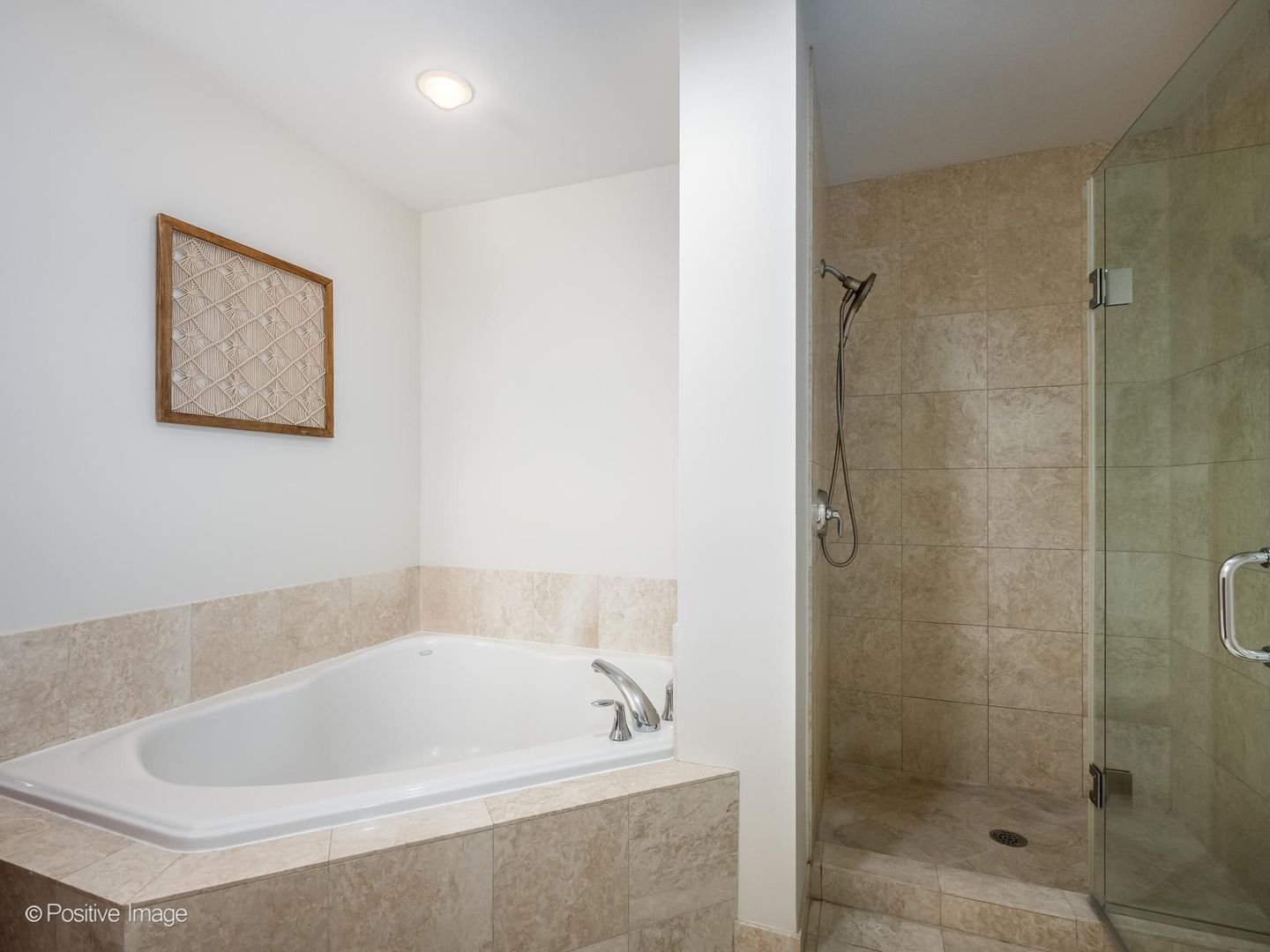 160 E Illinois Street Unit: 901