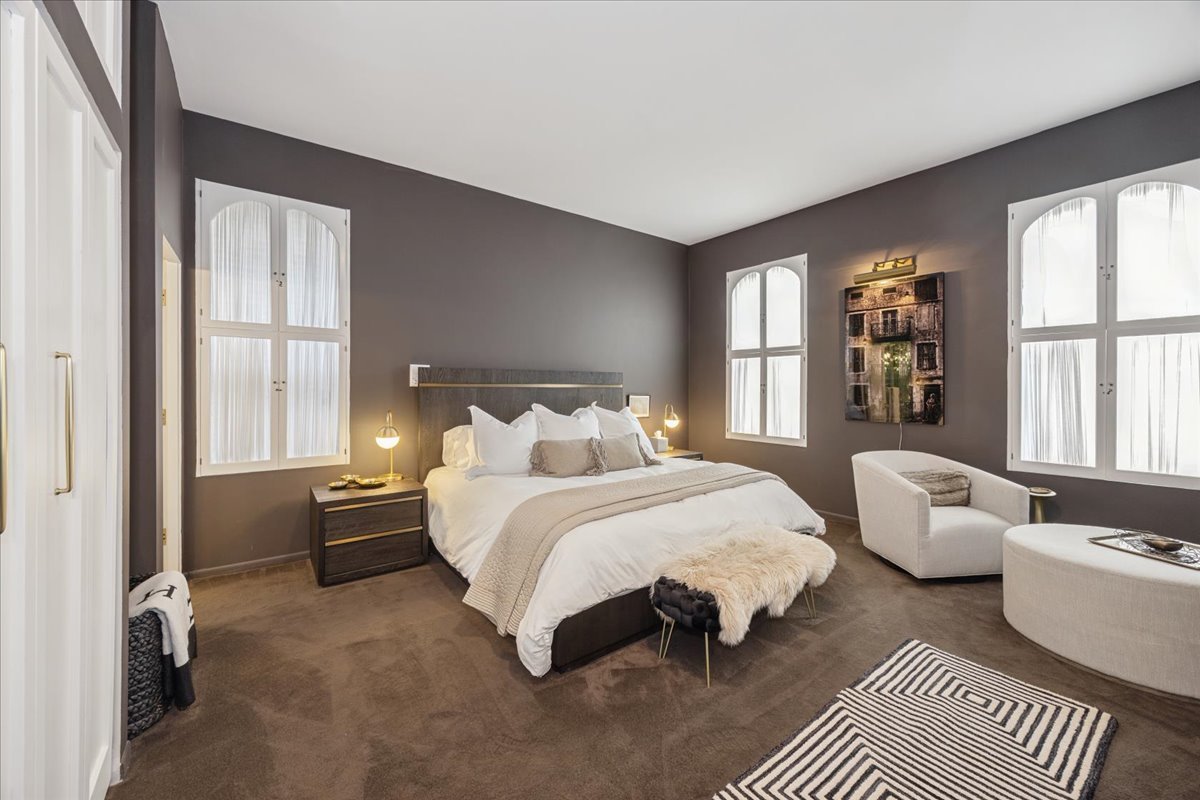 78 E Elm Street Unit: 3