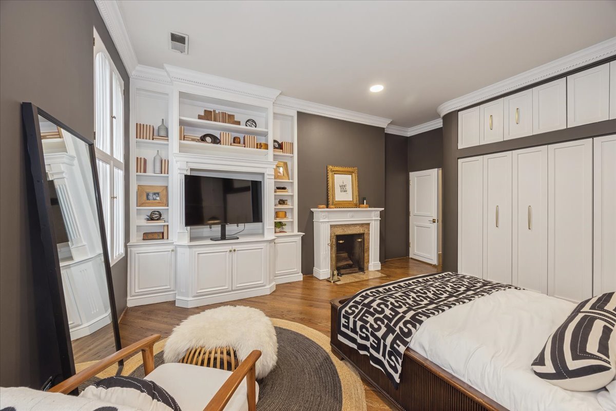 78 E Elm Street Unit: 3