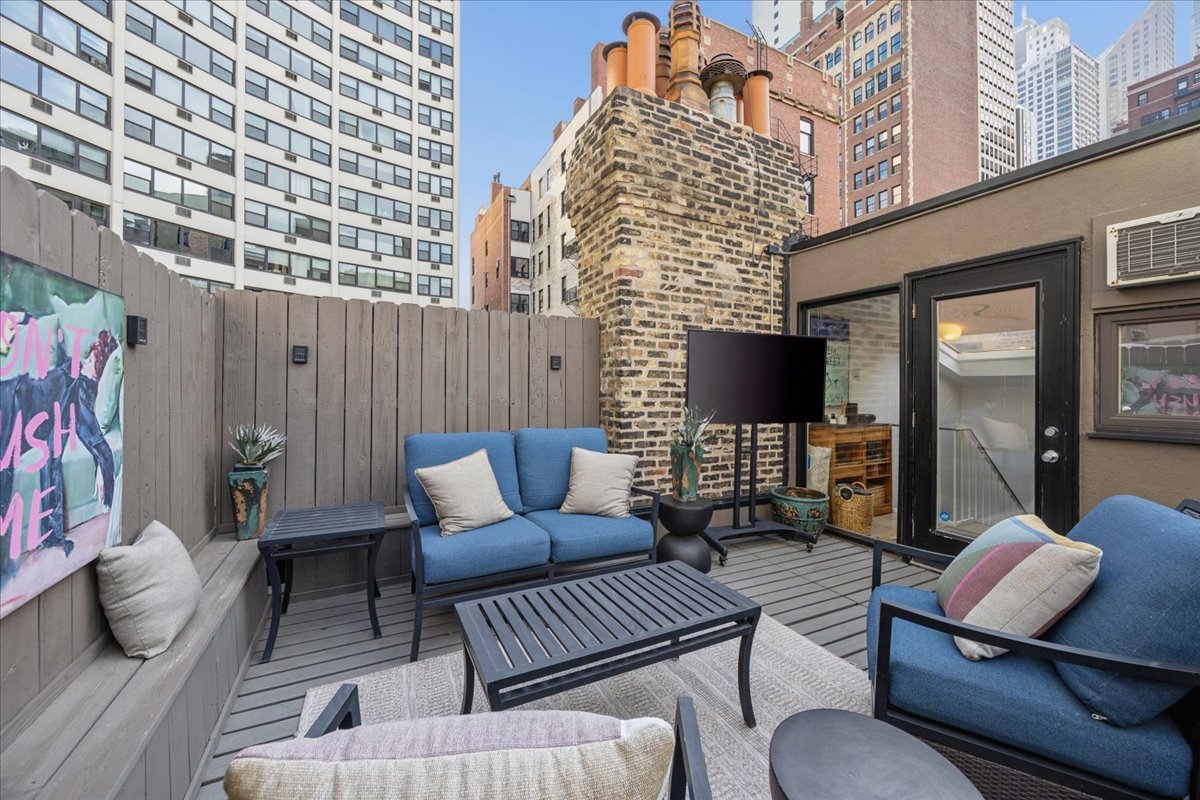 78 E Elm Street Unit: 3