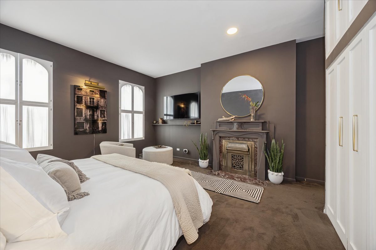78 E Elm Street Unit: 3