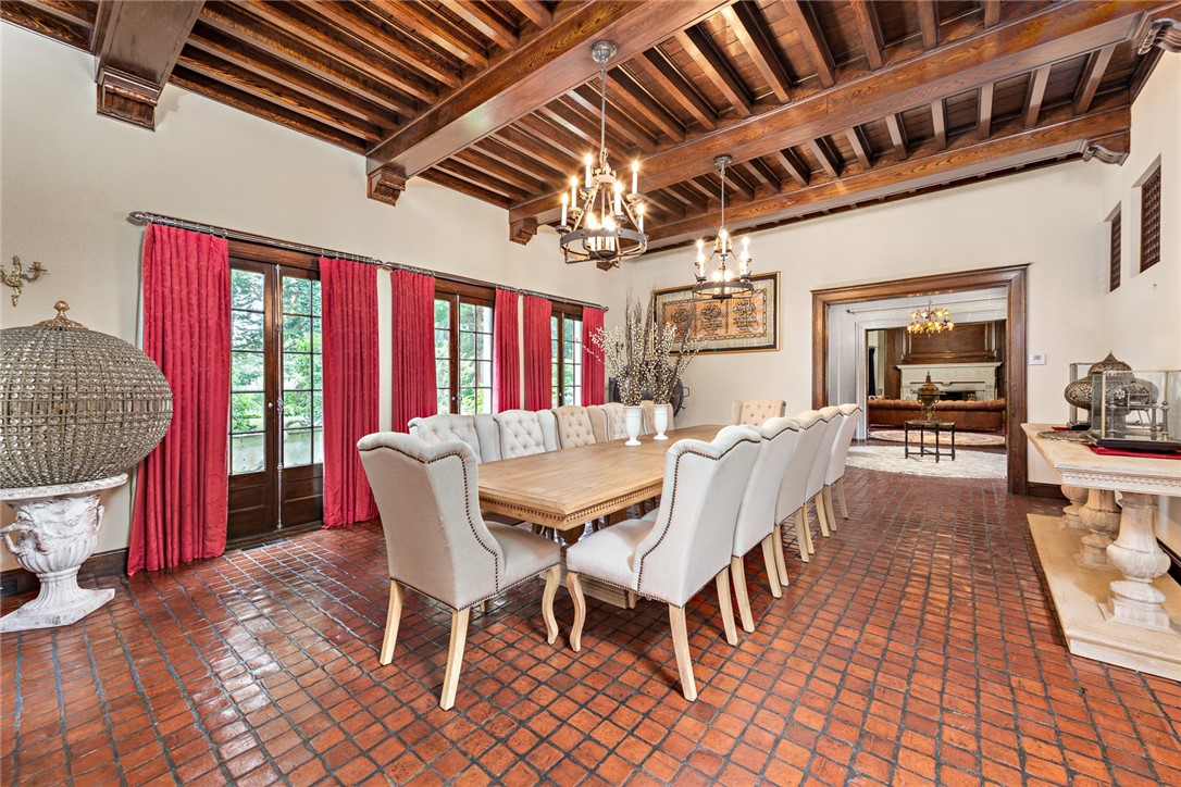 460 Rochambeau Avenue