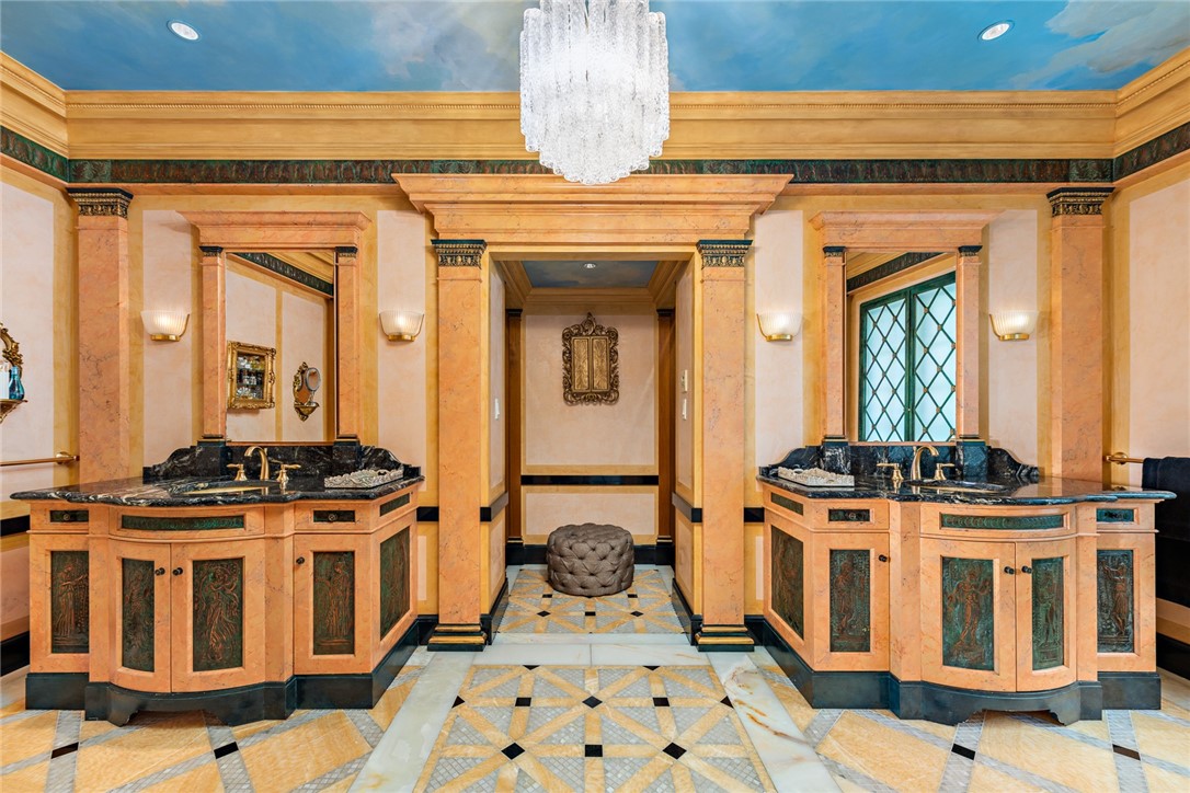 460 Rochambeau Avenue