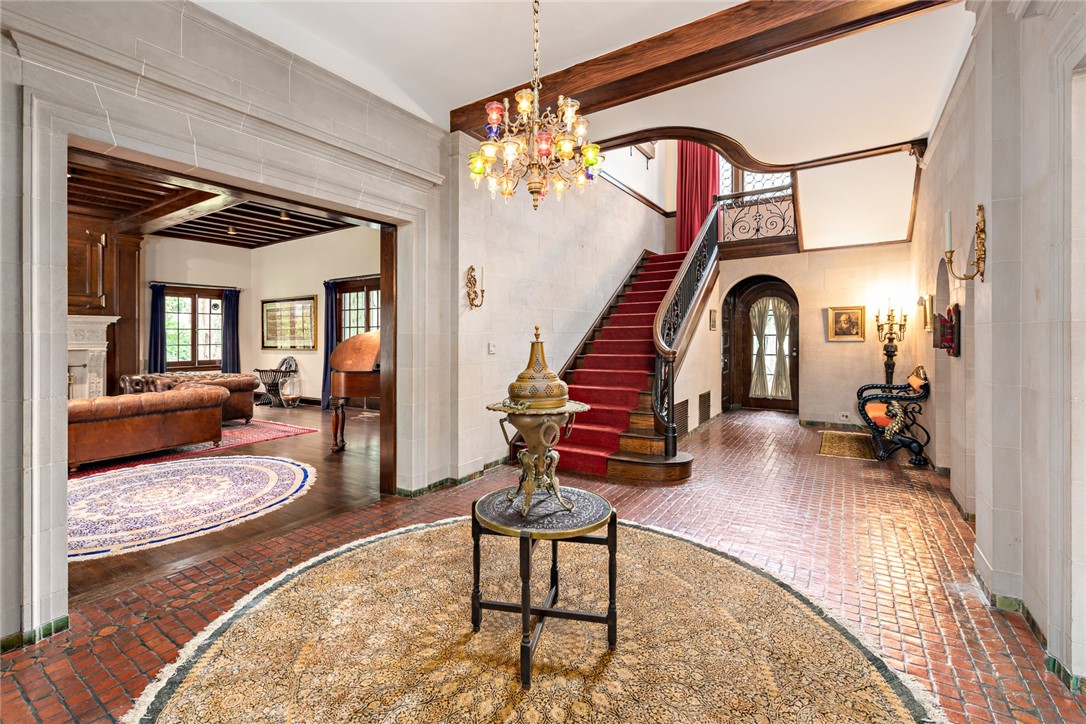 460 Rochambeau Avenue