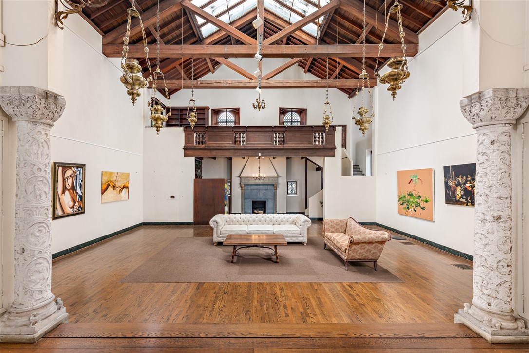 460 Rochambeau Avenue