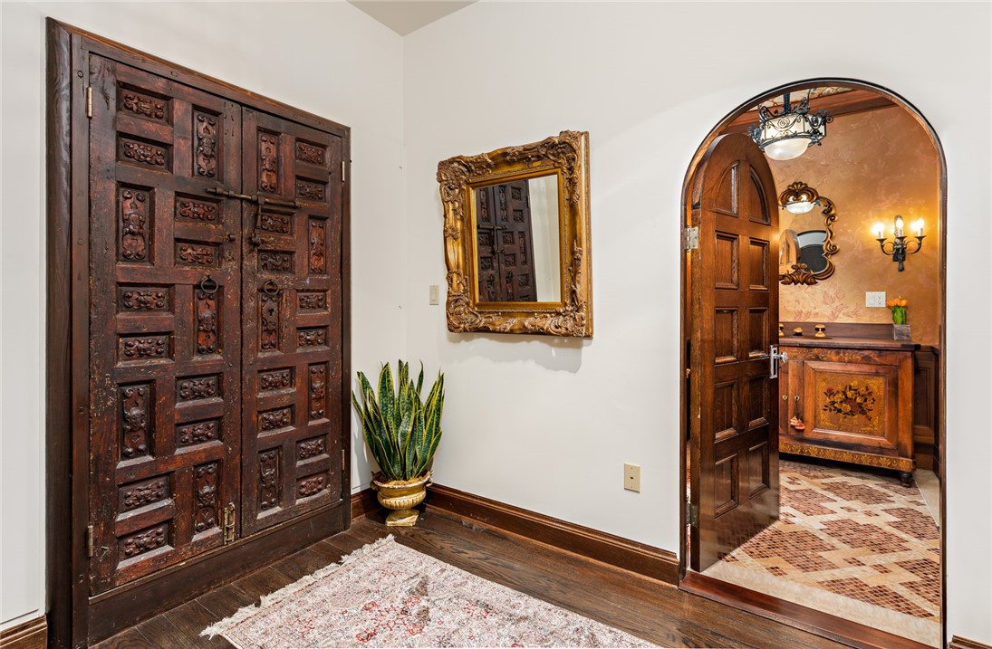 460 Rochambeau Avenue