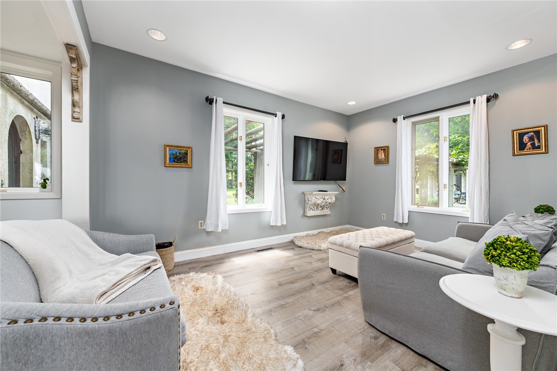 460 Rochambeau Avenue