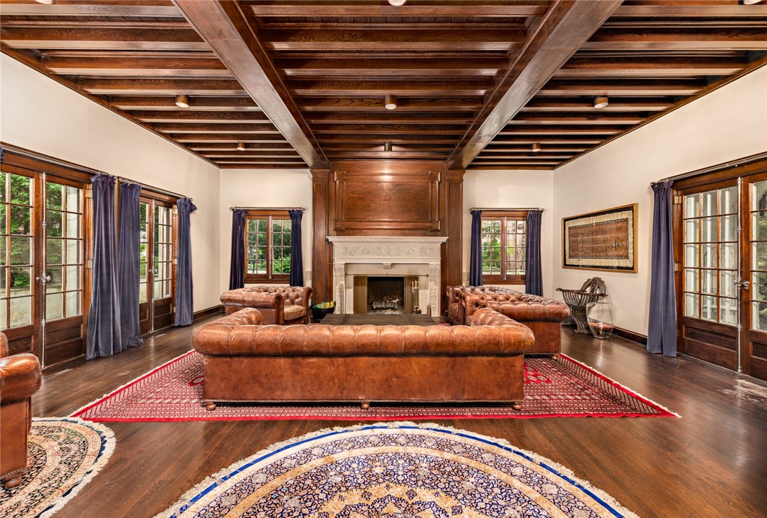 460 Rochambeau Avenue