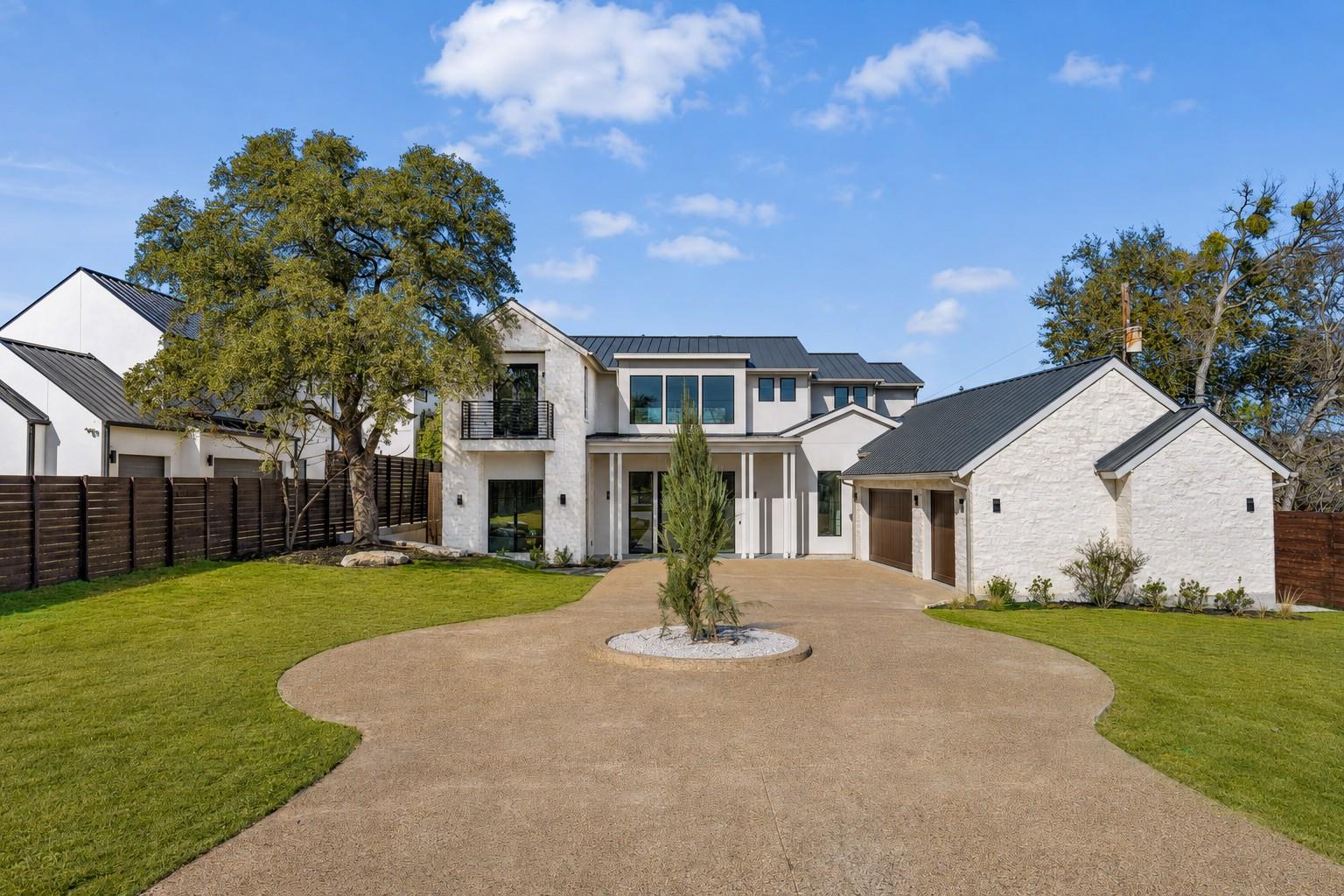 6102 Forest Hills DR
