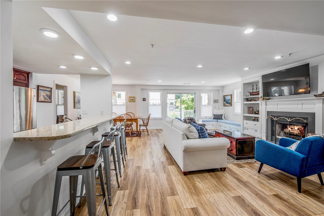 53 Conanicus Avenue 1G