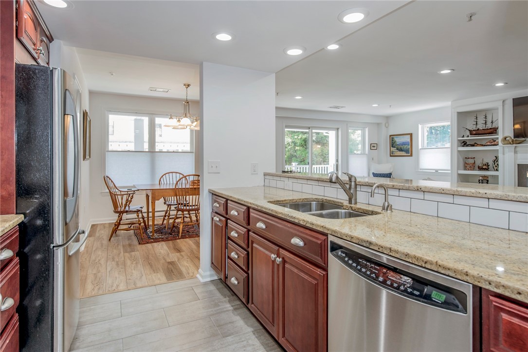 53 Conanicus Avenue 1G