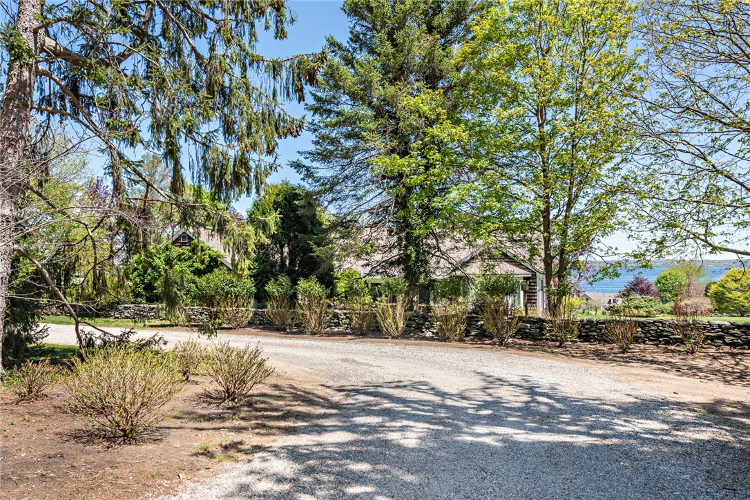 840 East Shore Road