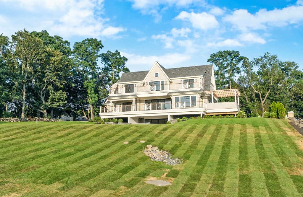 42 N Harbor Drive