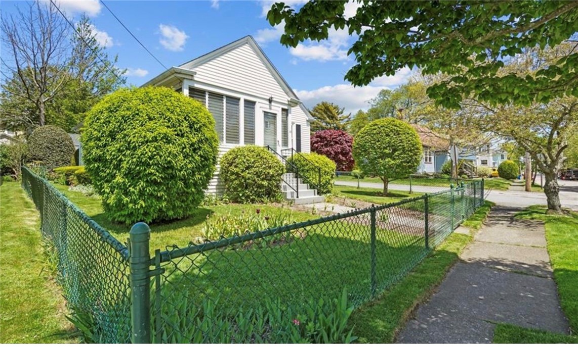 26 Vernon Avenue