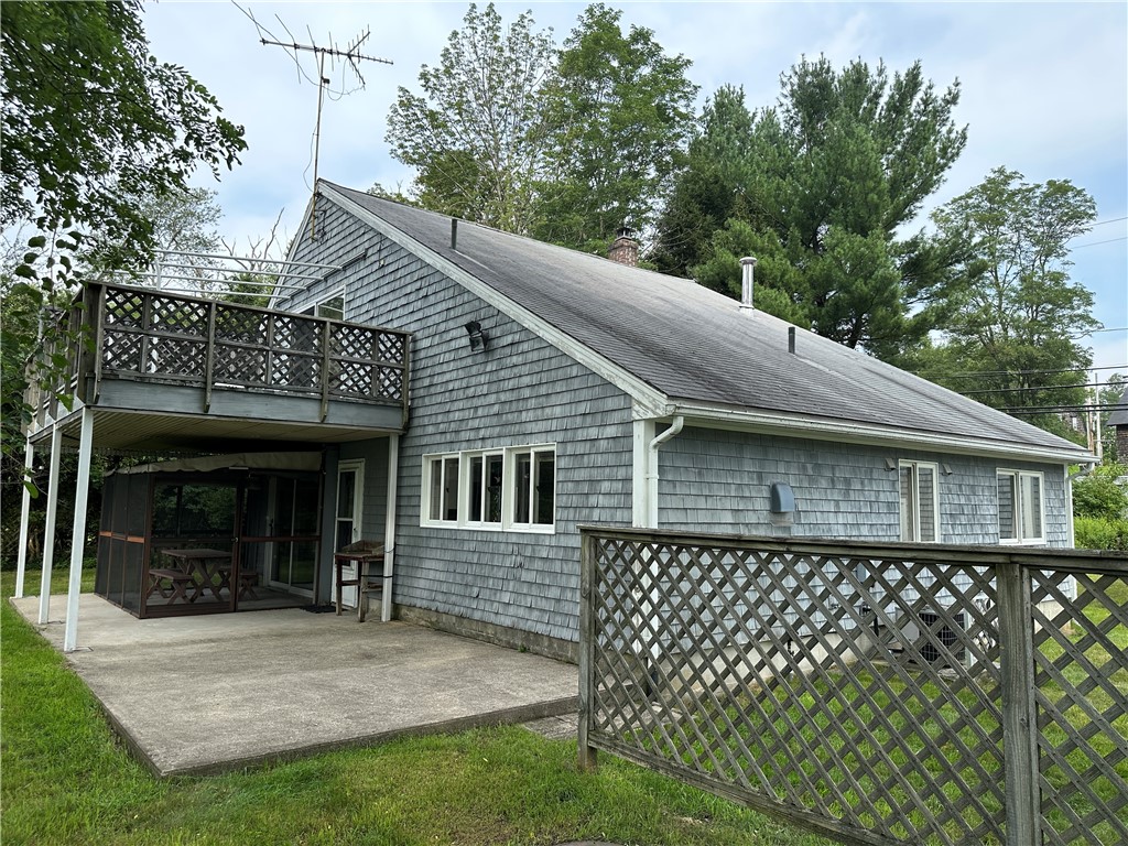 590 Ten Rod Road