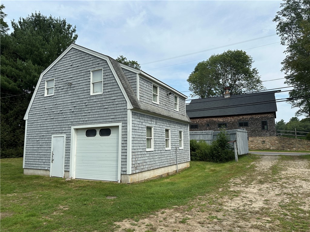590 Ten Rod Road